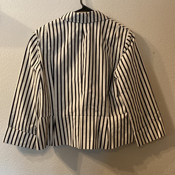Anne Klein striped jacket size is not listed but fits like a large - Picture 5 of 5